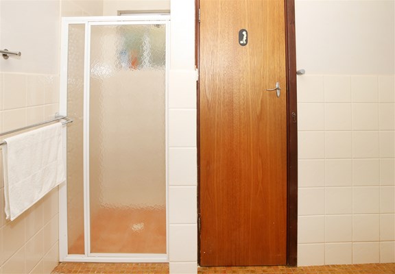 Ord Apartments - Bathroom