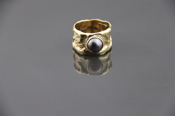 Chimere Pearls - Coral Collection Ring