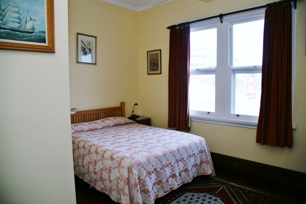 Champion Bay B&B - Ensuite room with queen bed