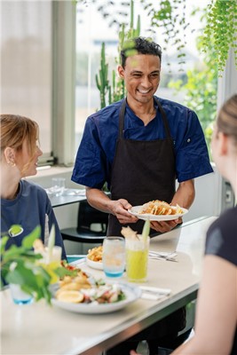 Geraldton Food and Beverage Trail - Skeetas Restaurant Bar & Cafe