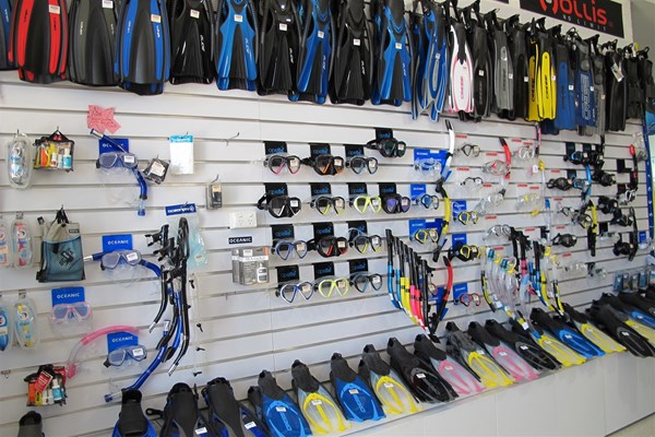 Batavia Coast Dive & Watersports - Mask Snorkel and Fins