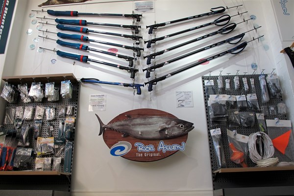 Batavia Coast Dive & Watersports - Spearfishing