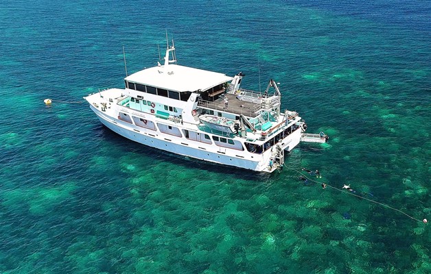 Eco Abrolhos Cruises - The Eco Abrolhos Moored up on a