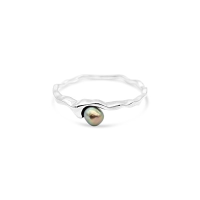 Latitude Jewellers - Black pearl ring