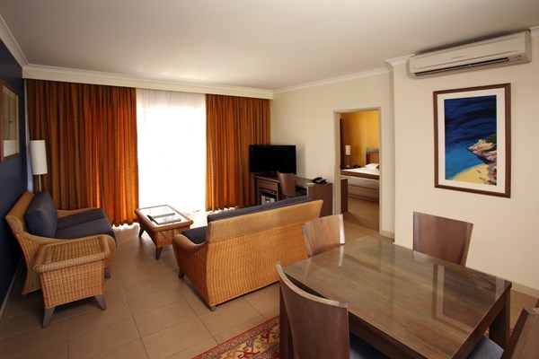 Mantra Geraldton - One Bedroom Apartment