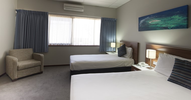 Ocean Centre Hotel - Deluxe Twin Room